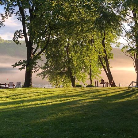 The Elms Waterfront Cottages Lake Luzerne 外观 照片